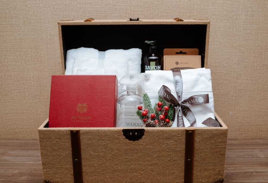 NEW for 2023 – The Viva Cozy Comfort Holiday Box